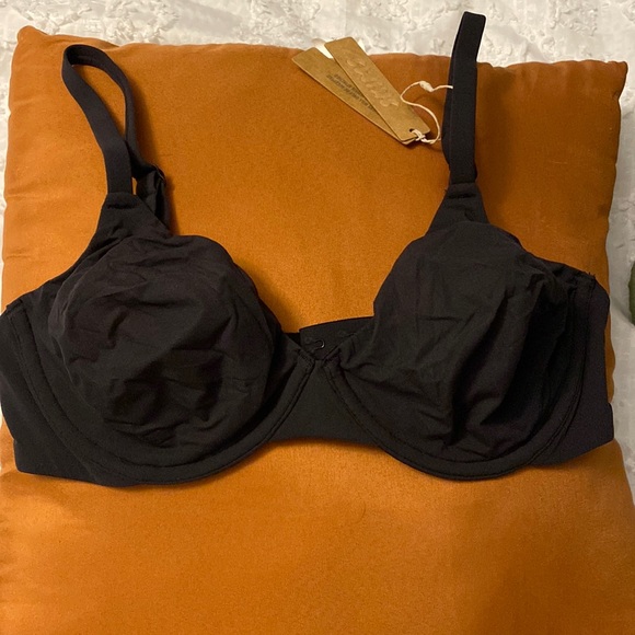 buttery soft skims fits everybody unlined underwire bra, color onyx. size 34C - Picture 1 of 2